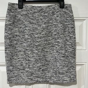 J McLaughlin skirt Size L.